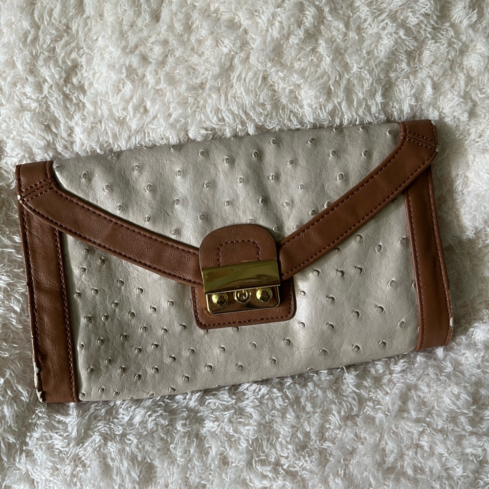 Aldo Faux Ostrich Convertible Envelope Clutch/Bag w/ Gold Chain - Wedding Guest